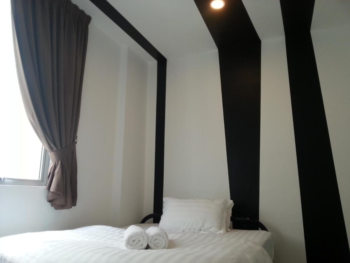 Comma Hotel Bandar Saujana Putra Exterior foto