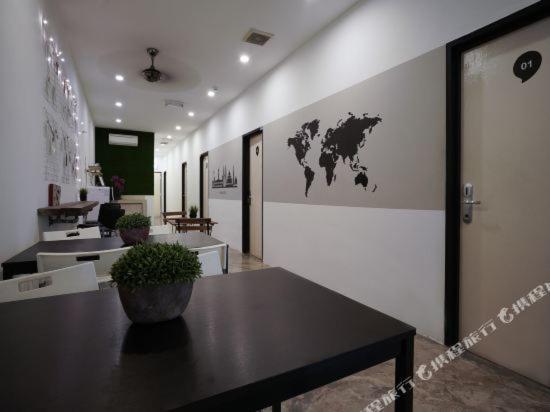 Comma Hotel Bandar Saujana Putra Exterior foto