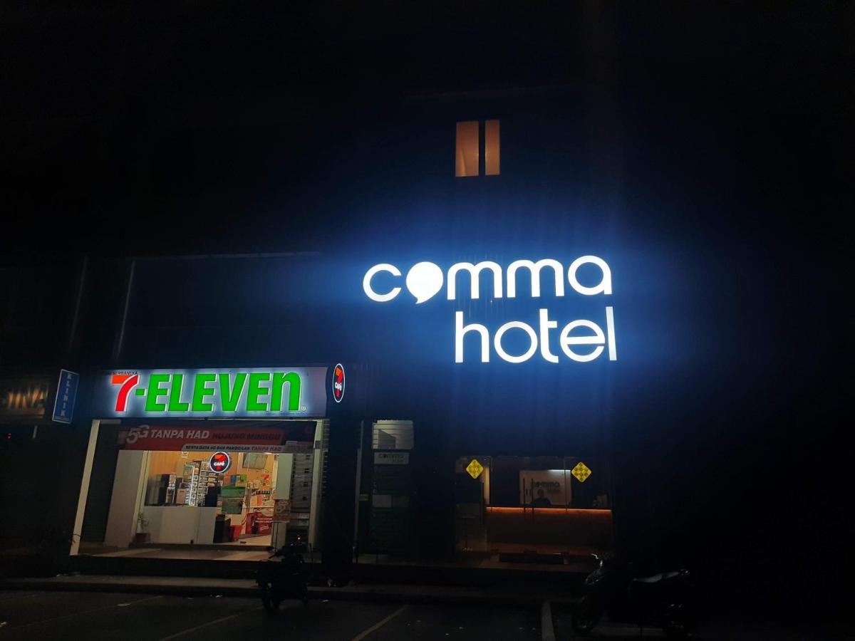 Comma Hotel Bandar Saujana Putra Exterior foto