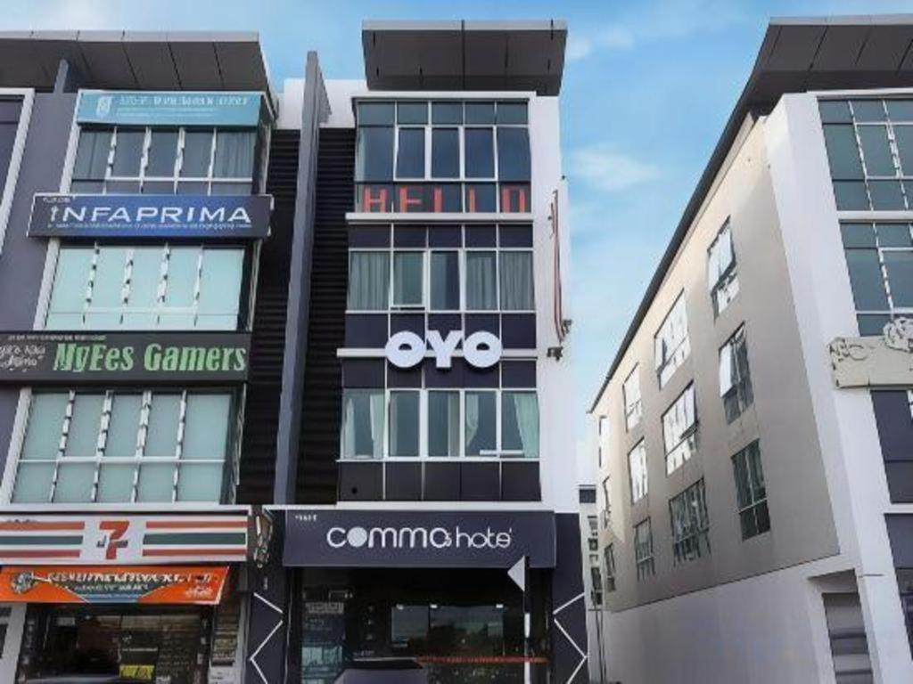 Comma Hotel Bandar Saujana Putra Exterior foto